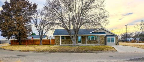 Homes For Sale - 606 S Railroad Avenue<br/> Fritch, TX 79036