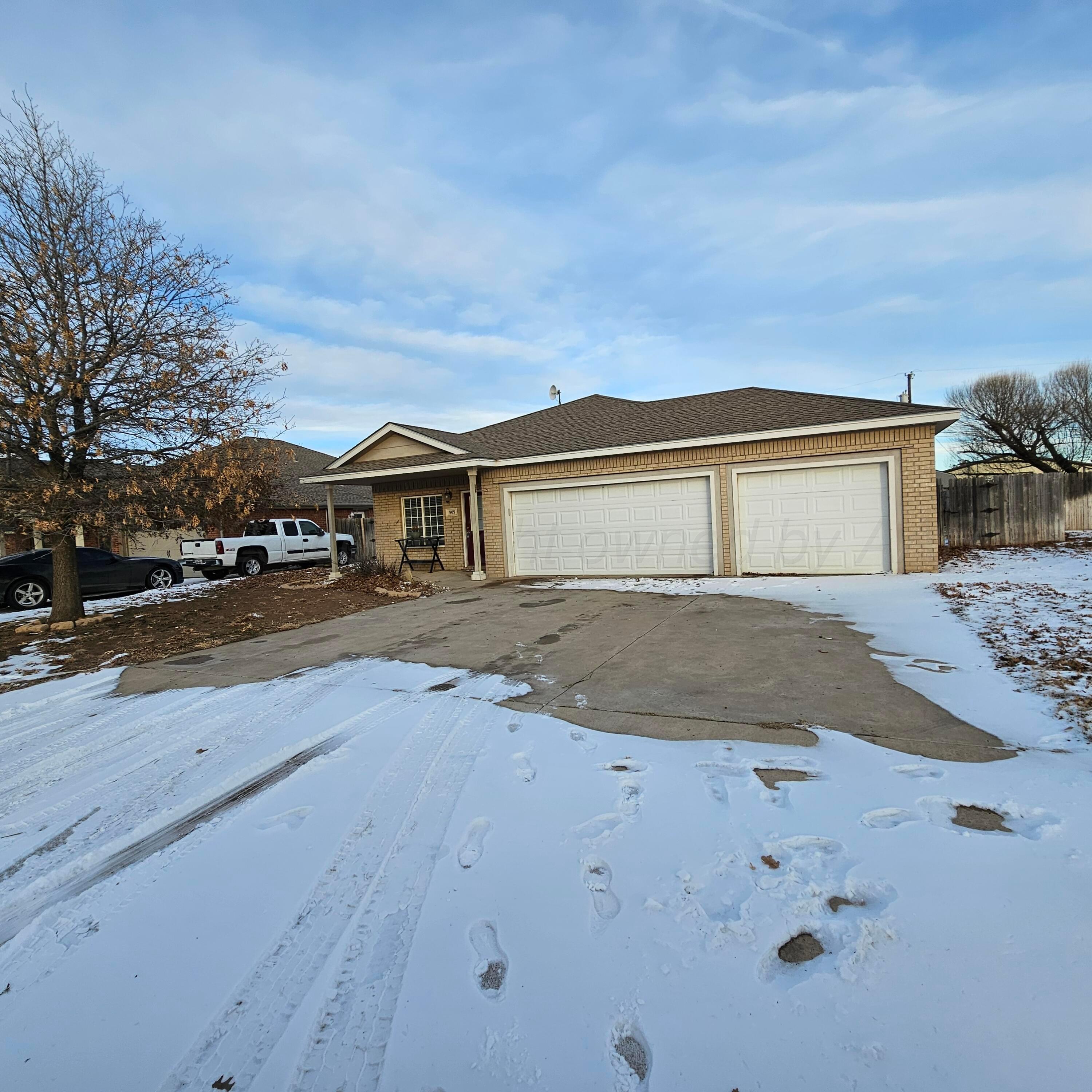 909 Pheasant Run Ave, Dumas, Texas image 1