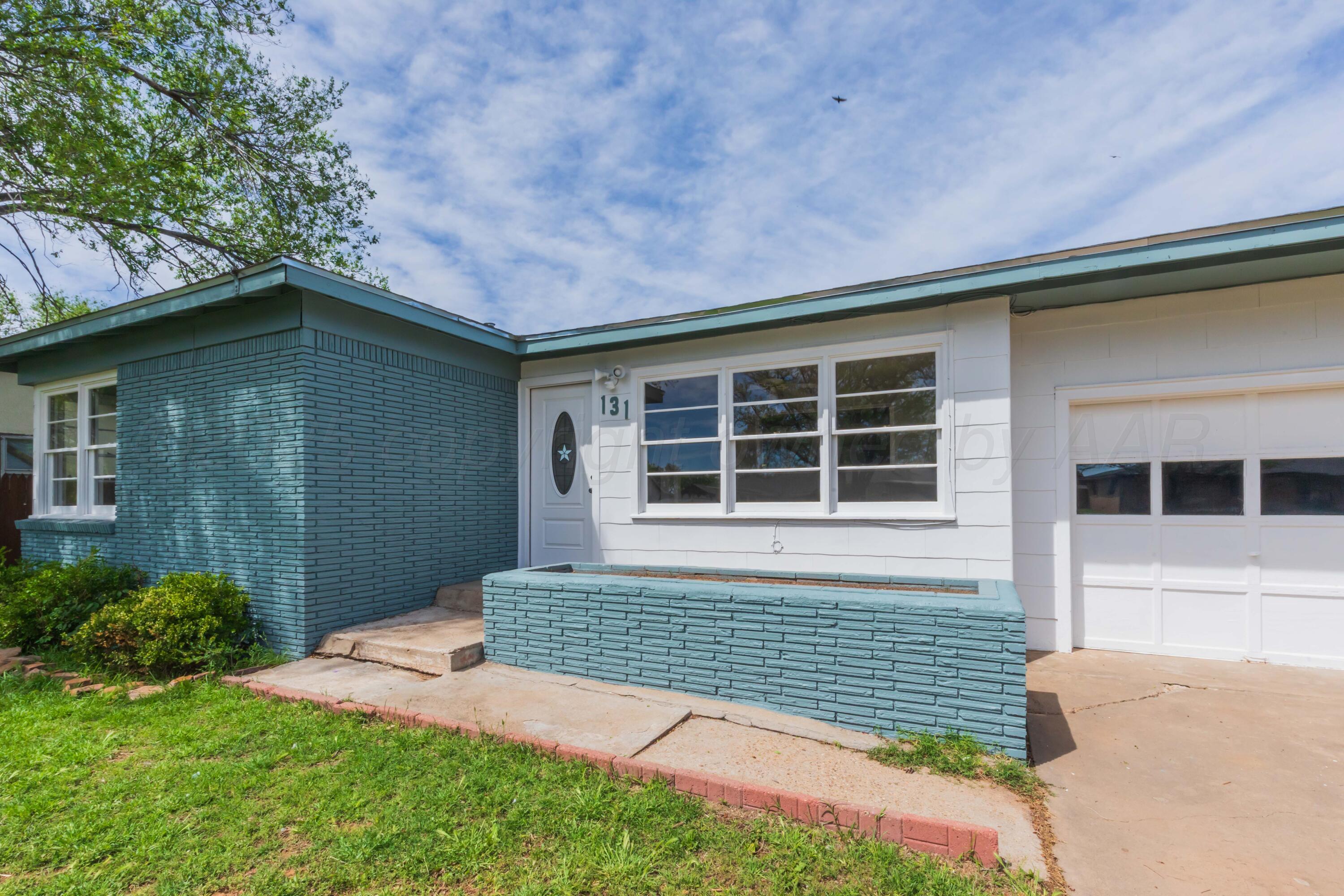 131 S Avenue J Dr, Hereford, Idaho image 2