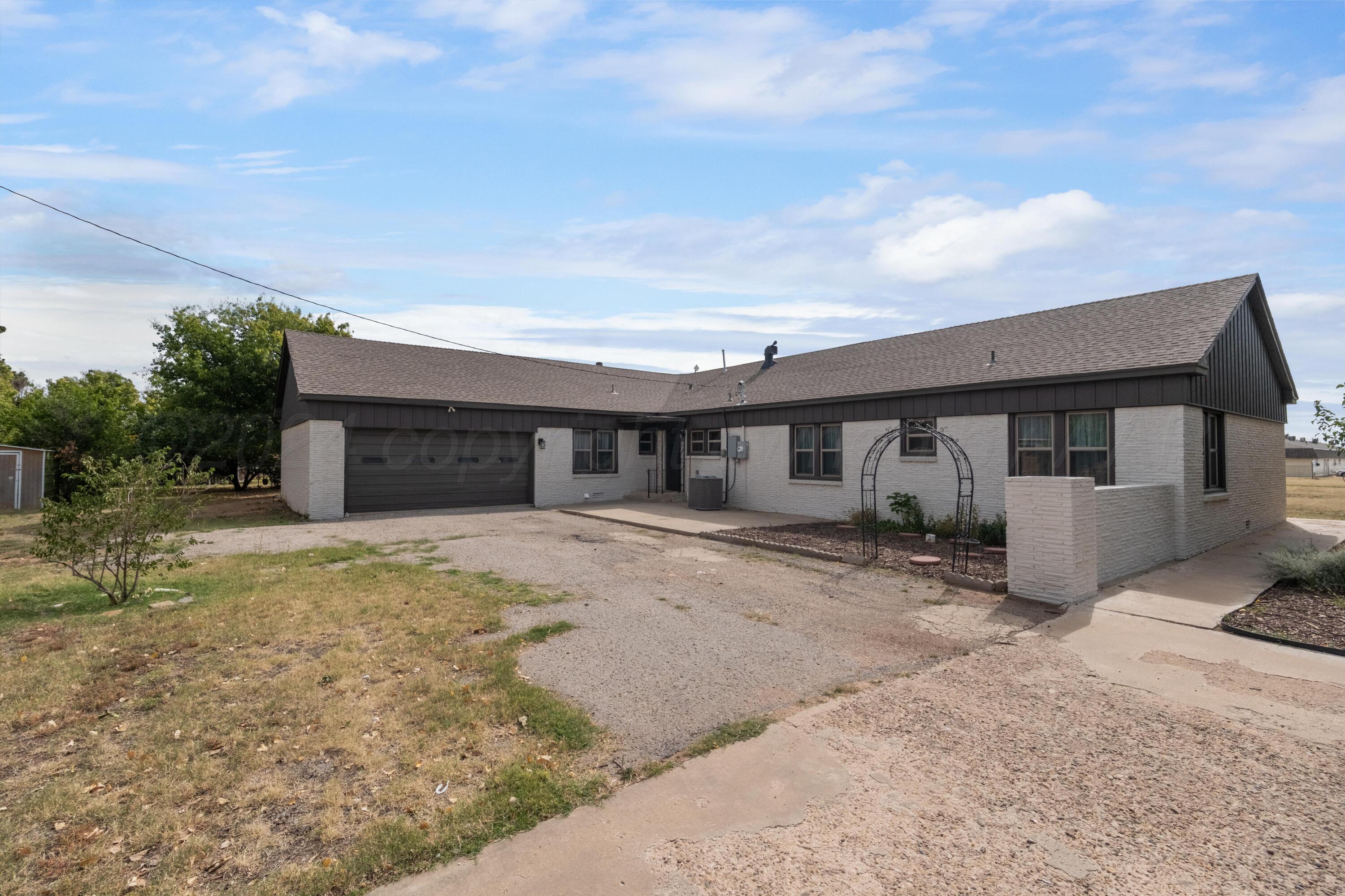 1800 E 1st Street, Dumas, Texas image 35