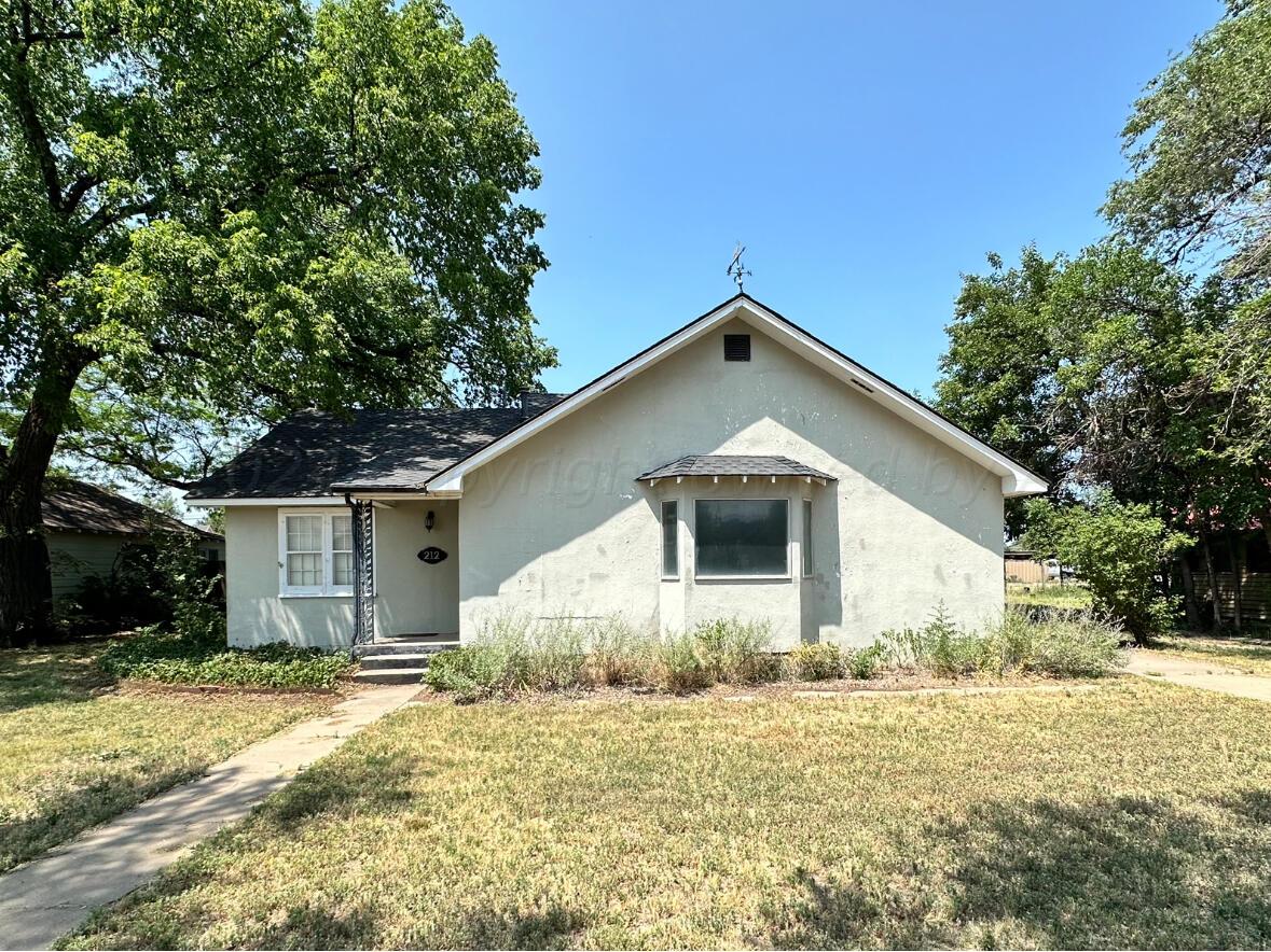 212 S Barkley Street, Spearman, Texas image 2