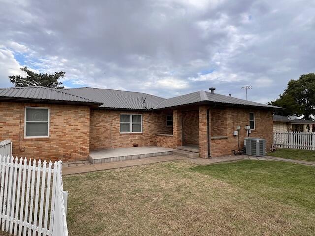 609 S Harvard Street, Perryton, Texas image 4