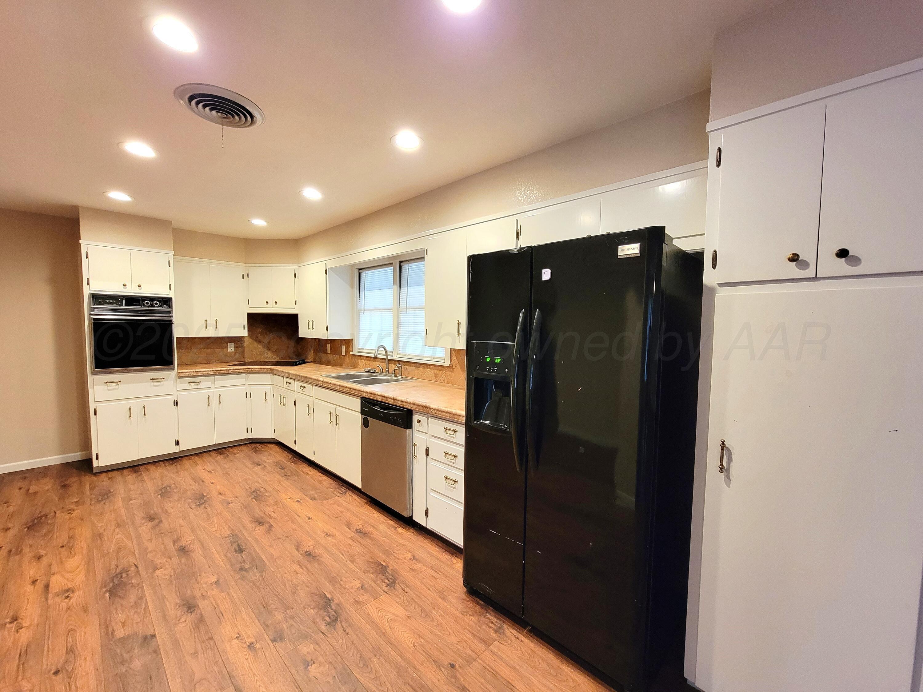 2115 N Chestnut Drive, Pampa, Texas image 7
