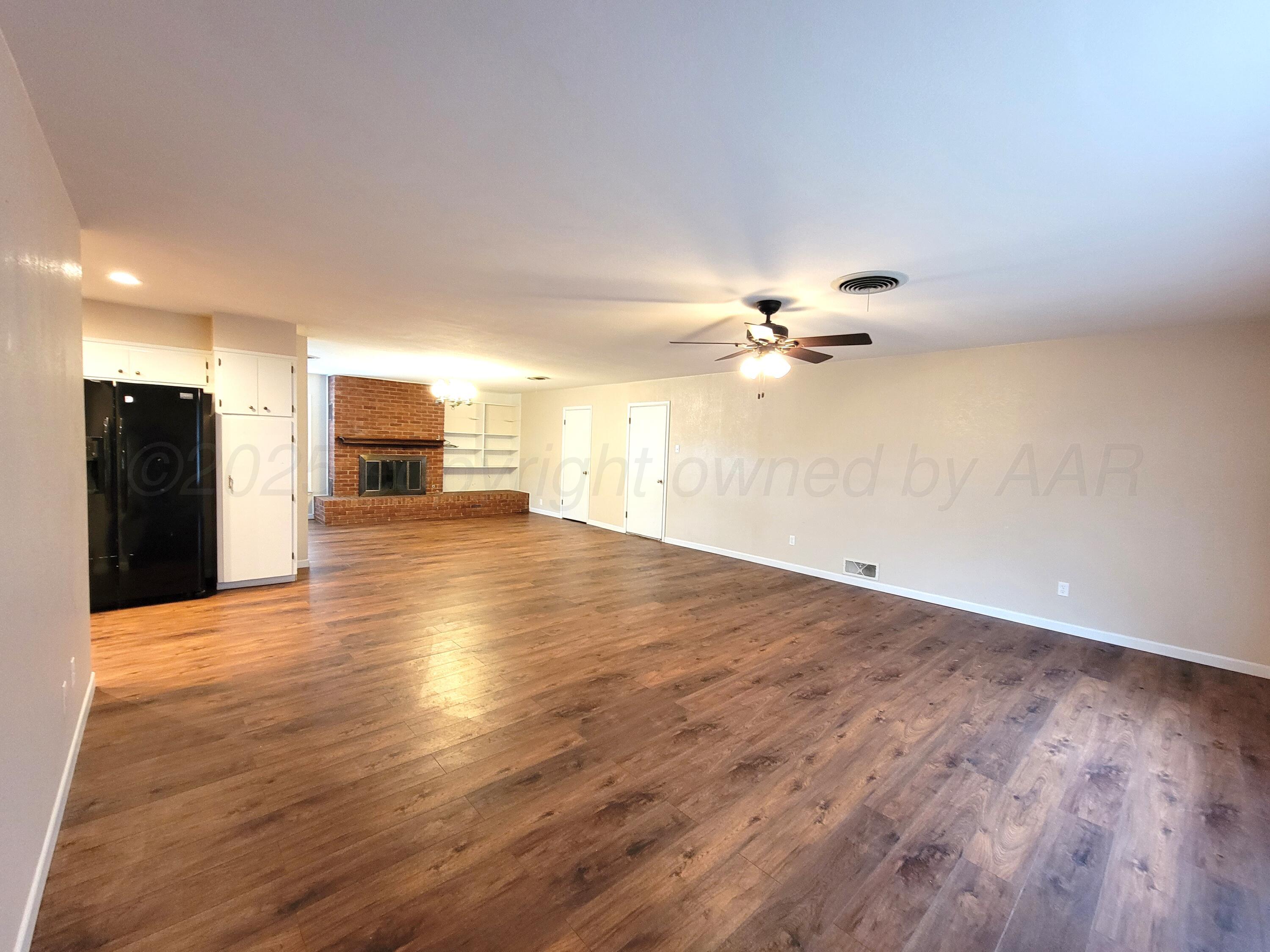 2115 N Chestnut Drive, Pampa, Texas image 2