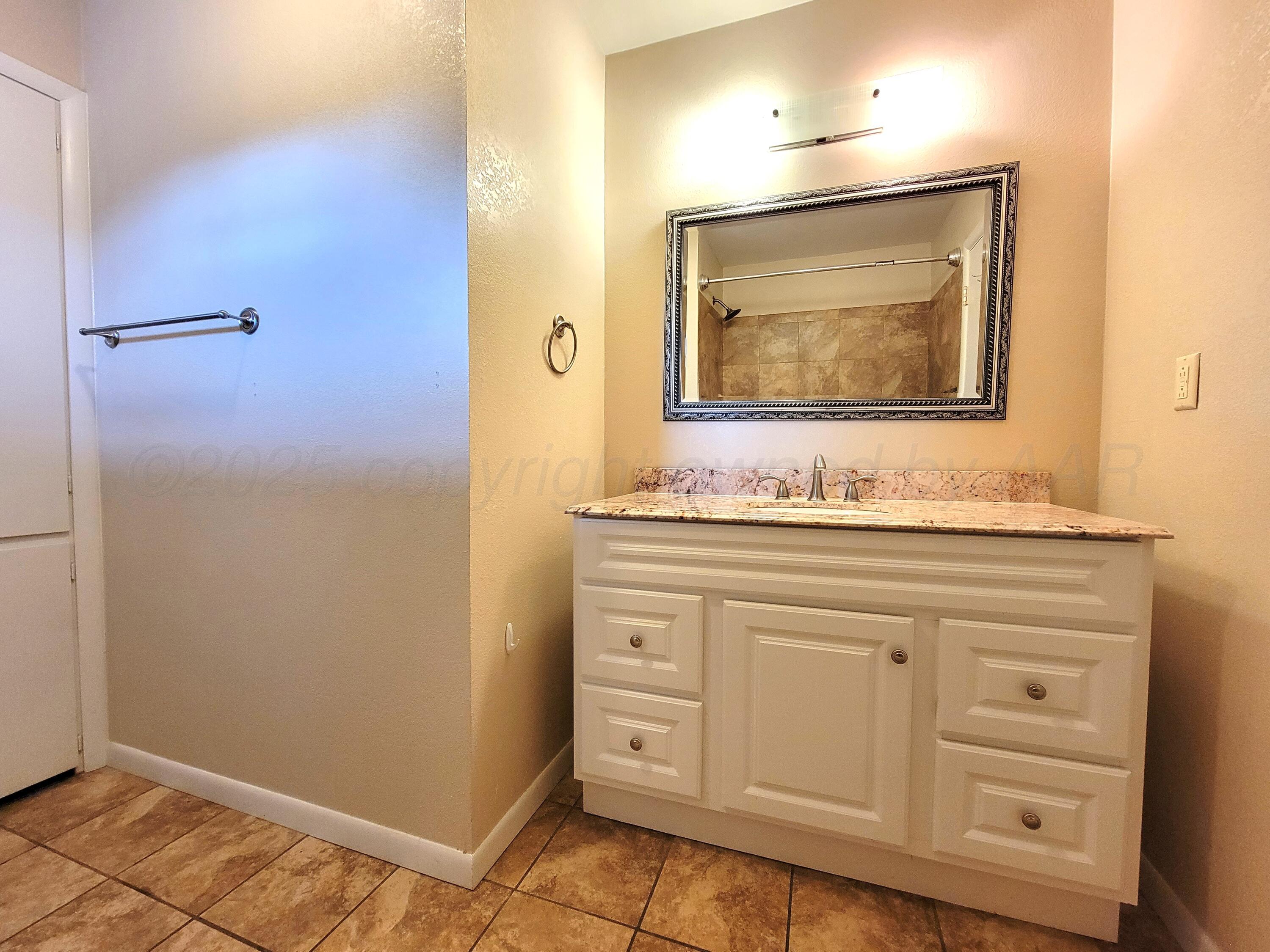 2115 N Chestnut Drive, Pampa, Texas image 14