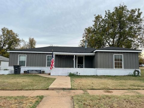 Homes For Sale - 1515 Richards Street<br/> Paducah, TX 79248