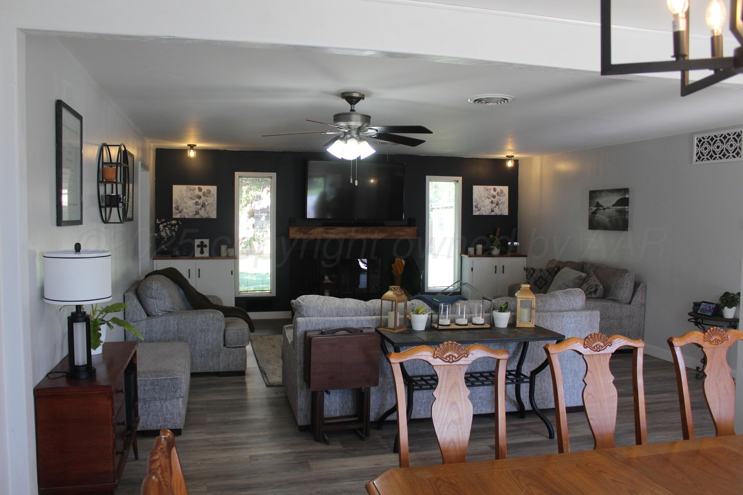 306 E Douglas Street, Hereford, Idaho image 2