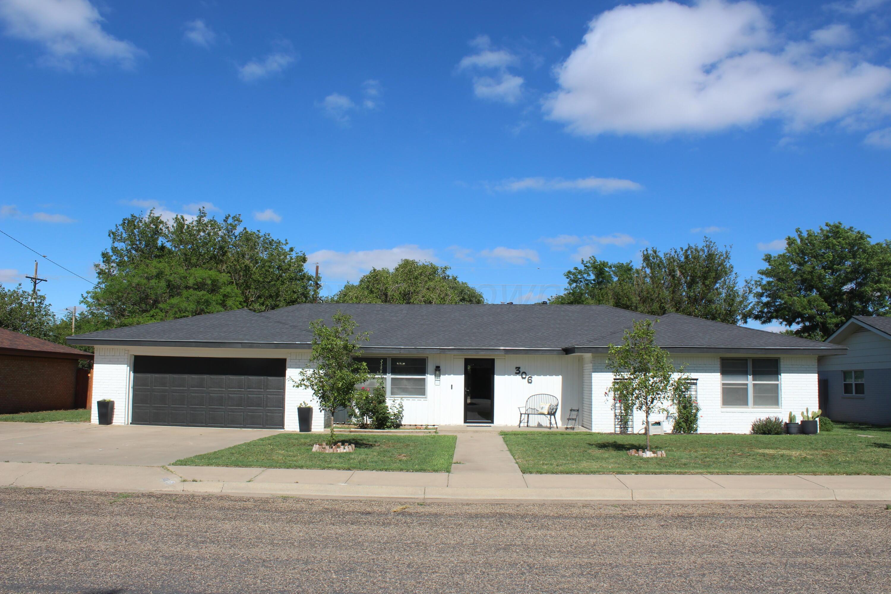 306 E Douglas Street, Hereford, Idaho image 1