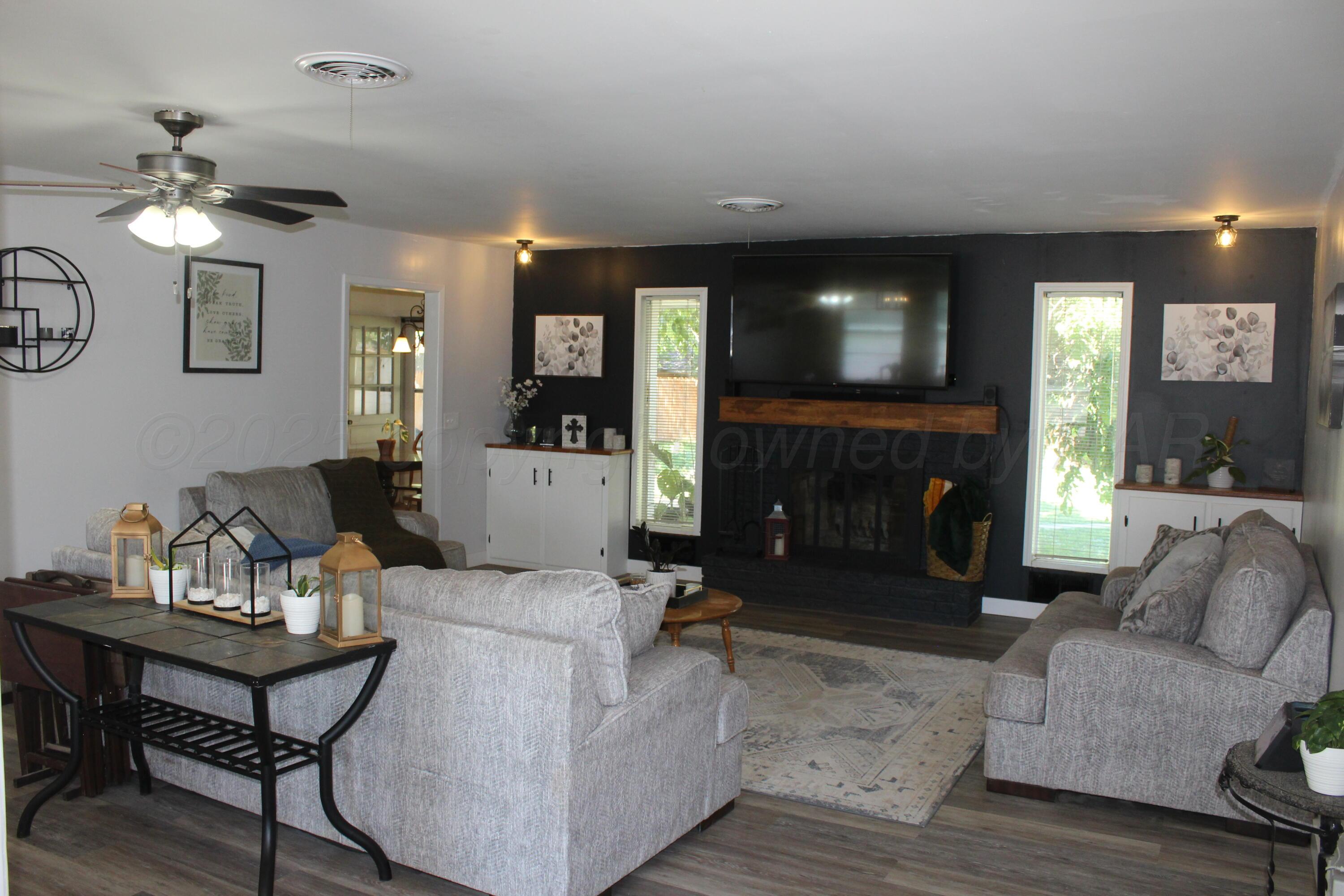 306 E Douglas Street, Hereford, Idaho image 3