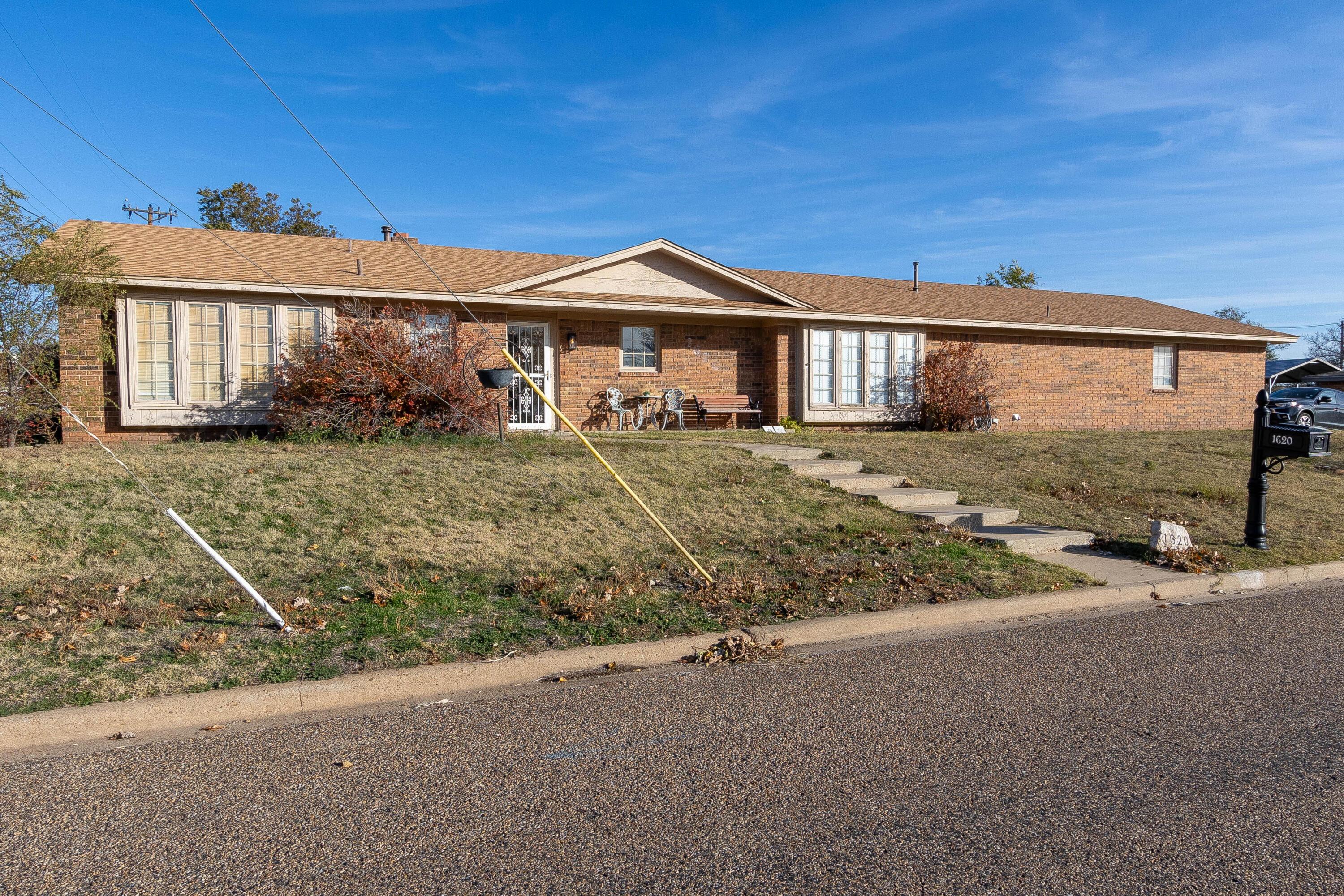 1620 N Takewell Street, Borger, Texas image 2