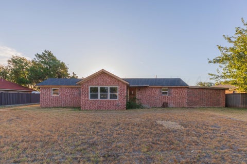 Homes For Sale - 813 Steele Street<br/> Carson County, White Deer, TX 79097