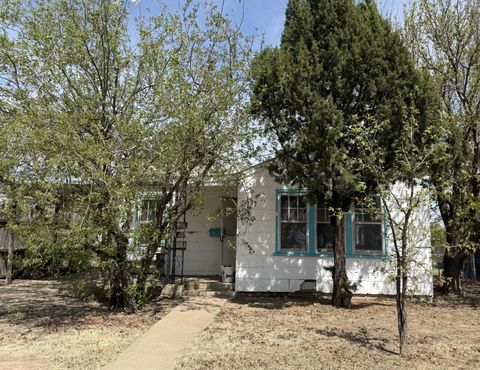Homes For Sale - 806 N Frost Street<br/> Pampa, TX 79065