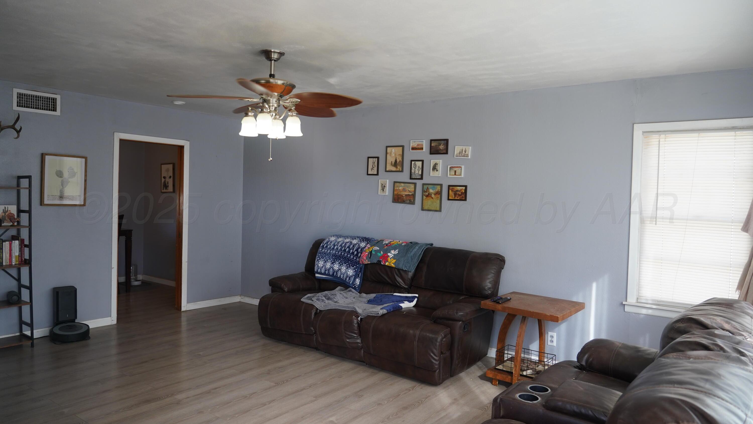 Dumas, Texas 79029, United States, 3 Bedrooms Bedrooms, ,1 BathroomBathrooms,Residential,Active,237086