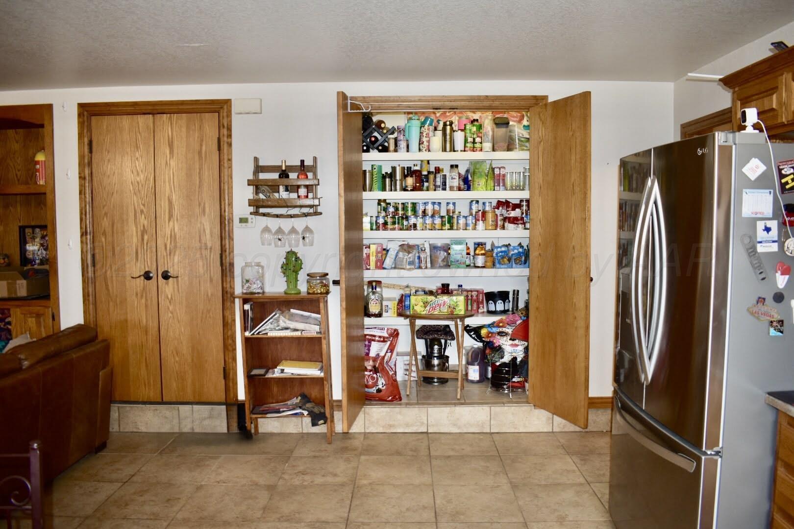 311 Groves Avenue, Stinnett, Texas image 5