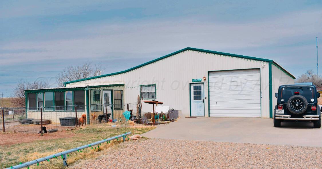 311 Groves Avenue, Stinnett, Texas image 1