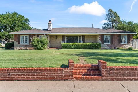 Homes For Sale - 1601 8th Avenue<br/> Canyon, TX 79015