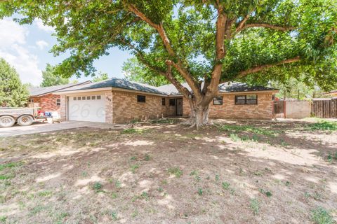 Homes For Sale - 209 Mills Avenue<br/> Moore County, Dumas, TX 79029