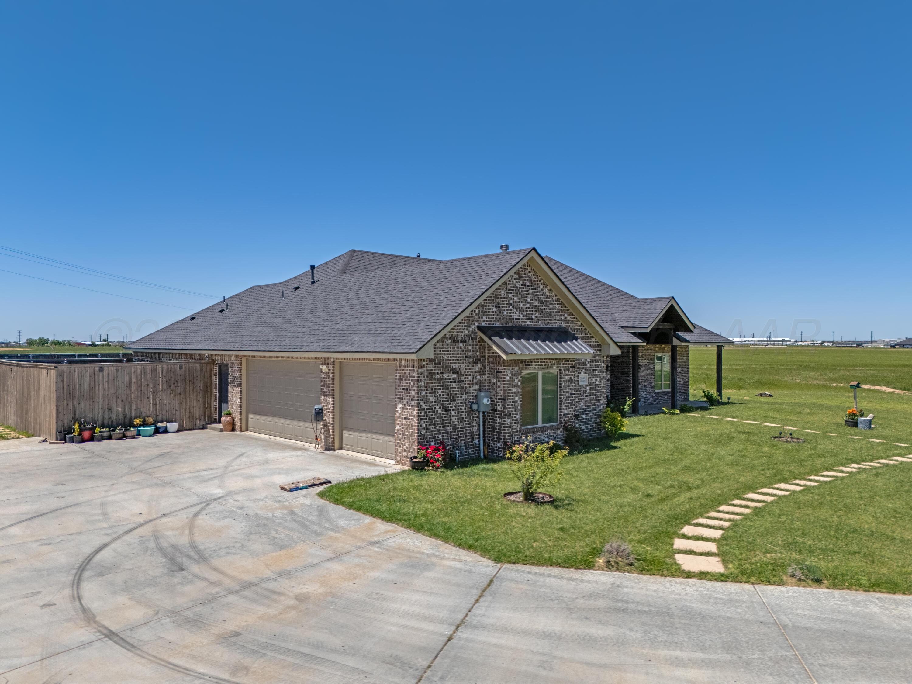9510 Wiggains Lane, Amarillo, Idaho image 2