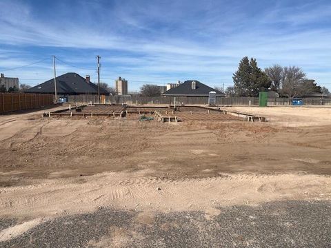 Homes For Sale - 608 Columbia Drive<br/> Hereford, TX 79045