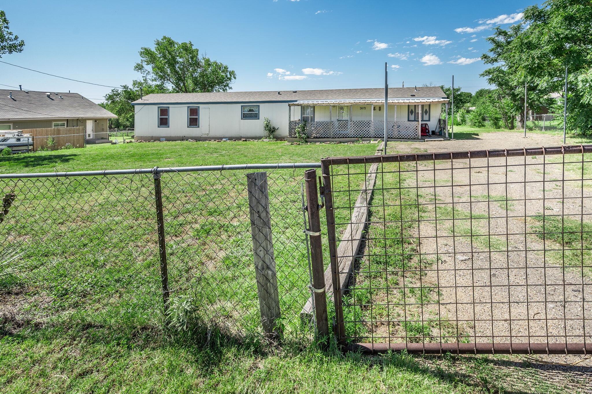 317 W Studebaker Avenue, Amarillo, Texas image 11