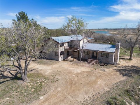 Homes For Sale - 401 Ten Bears Trail<br/> Howardwick, TX 79226