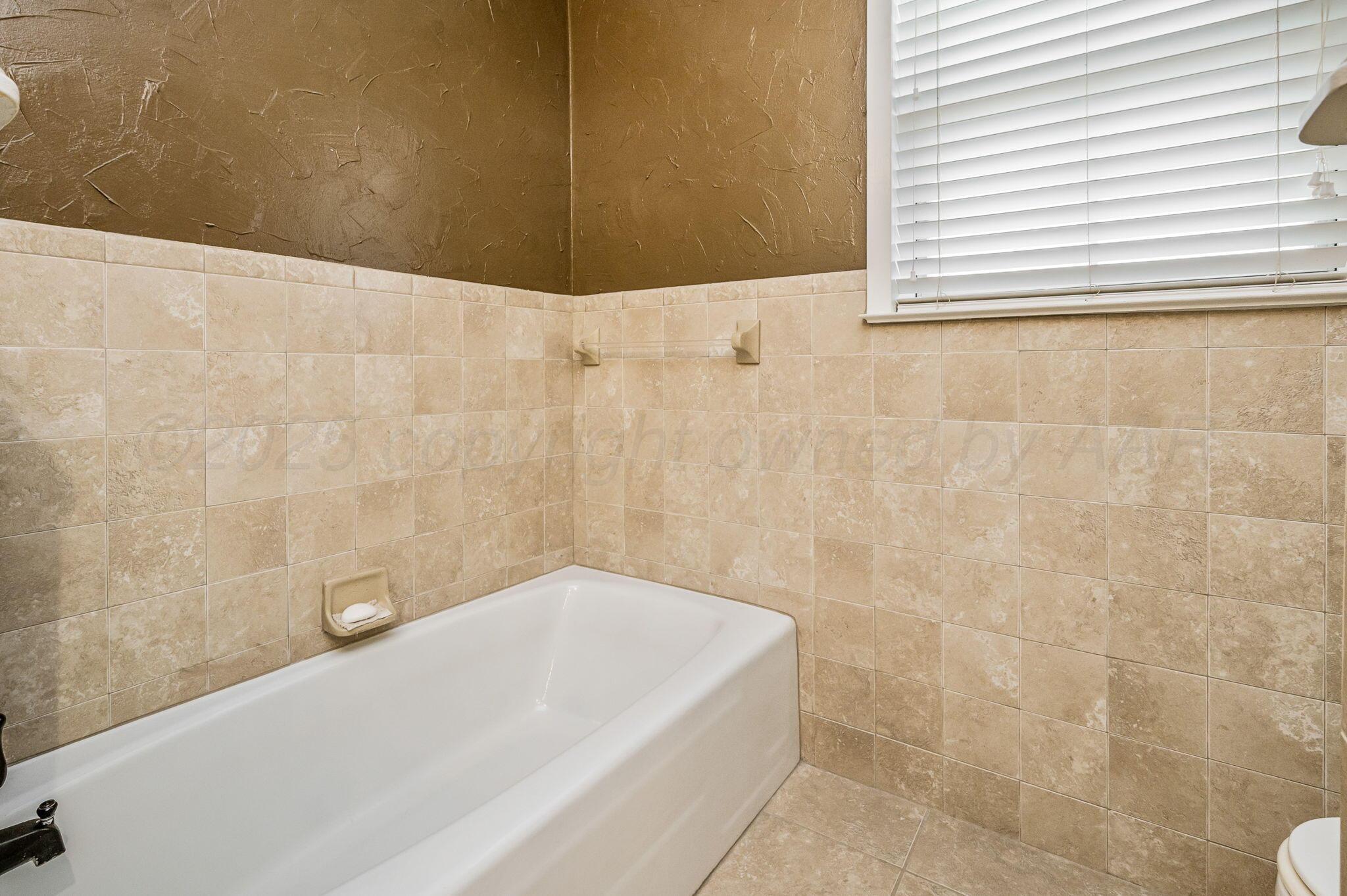 10596 Natural Gas Road, Stinnett, Pennsylvania image 17