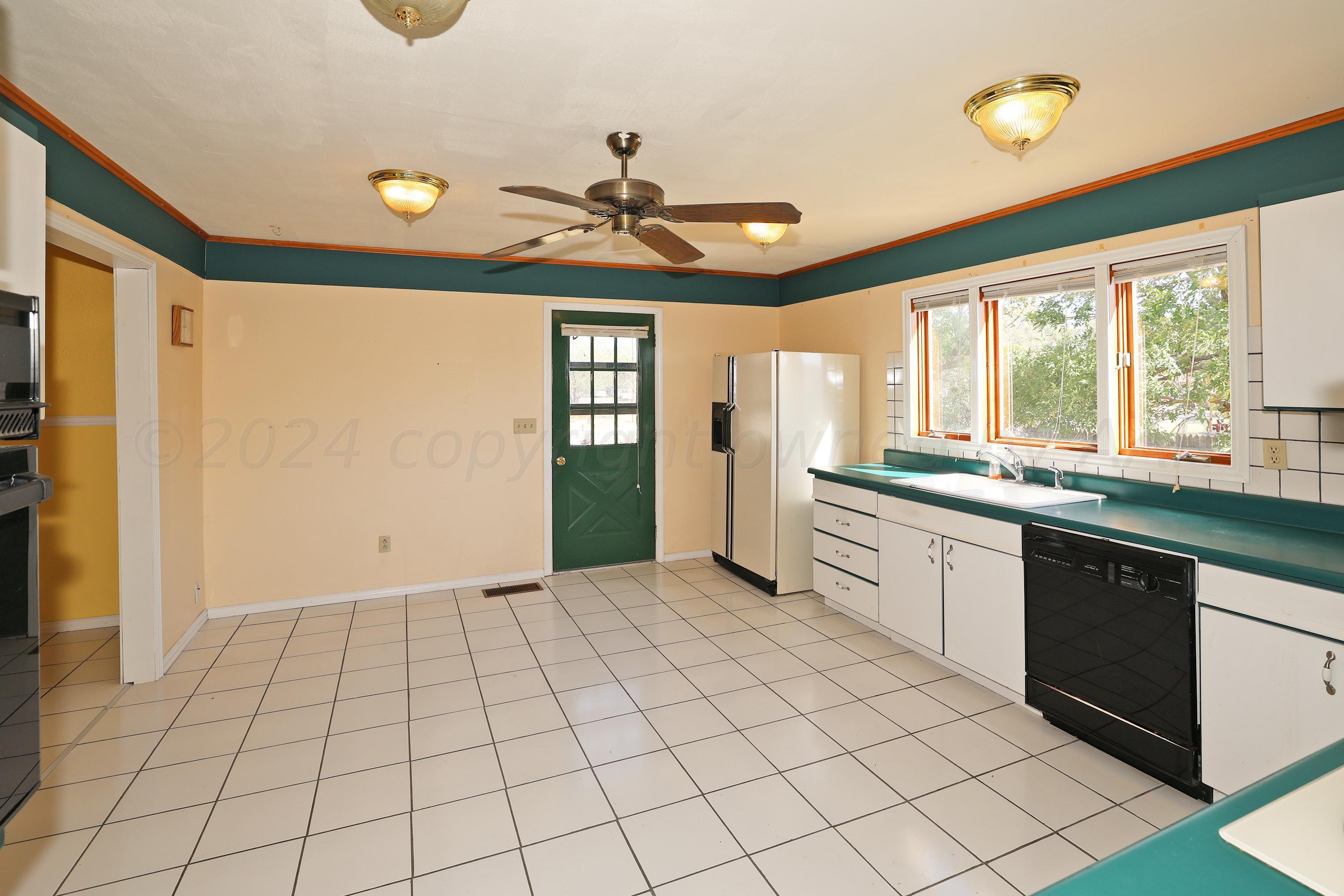 301 W 10th Street, Stinnett, Alaska image 11