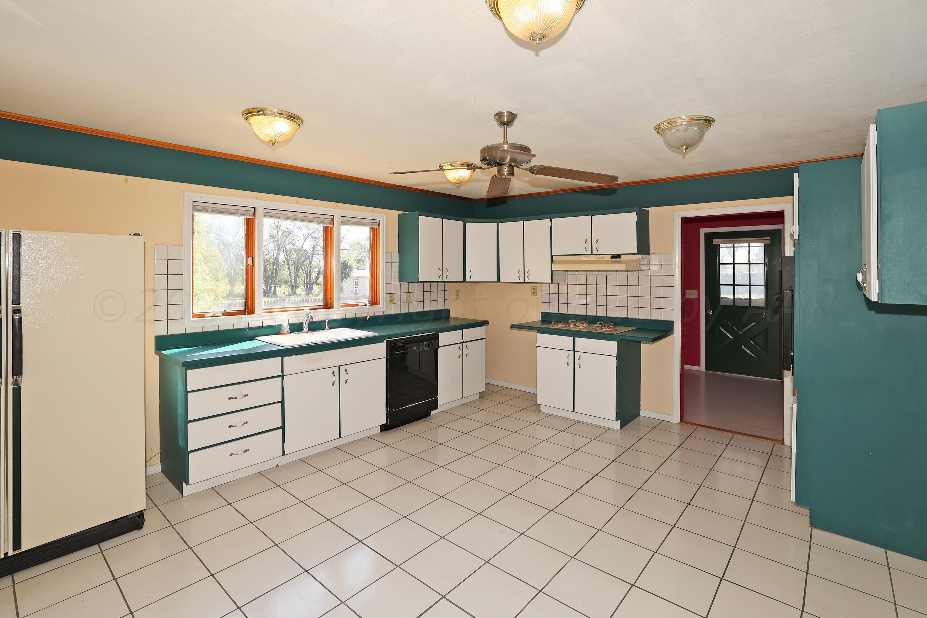 301 W 10th Street, Stinnett, Alaska image 10