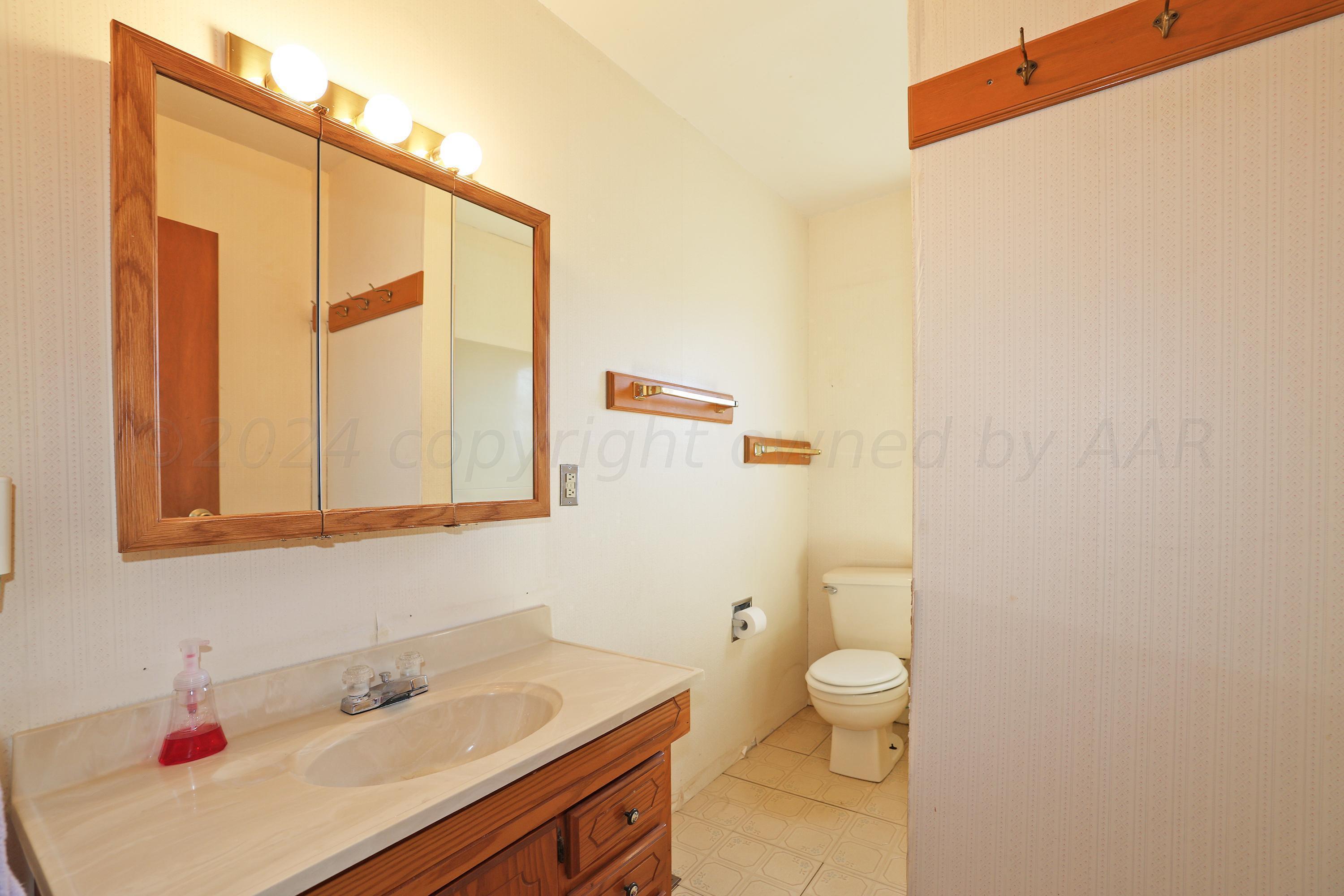 301 W 10th Street, Stinnett, Alaska image 22