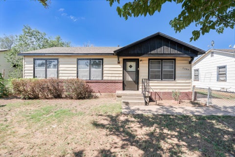 Homes For Sale - 2203 N Woodland Street<br/> Amarillo, TX 79107