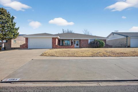 Homes For Sale - 1209 Northwestern Street<br/> Perryton, TX 79070