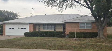 Homes For Sale - 212 Centre<br/> Deaf Smith County, Hereford, TX 79045