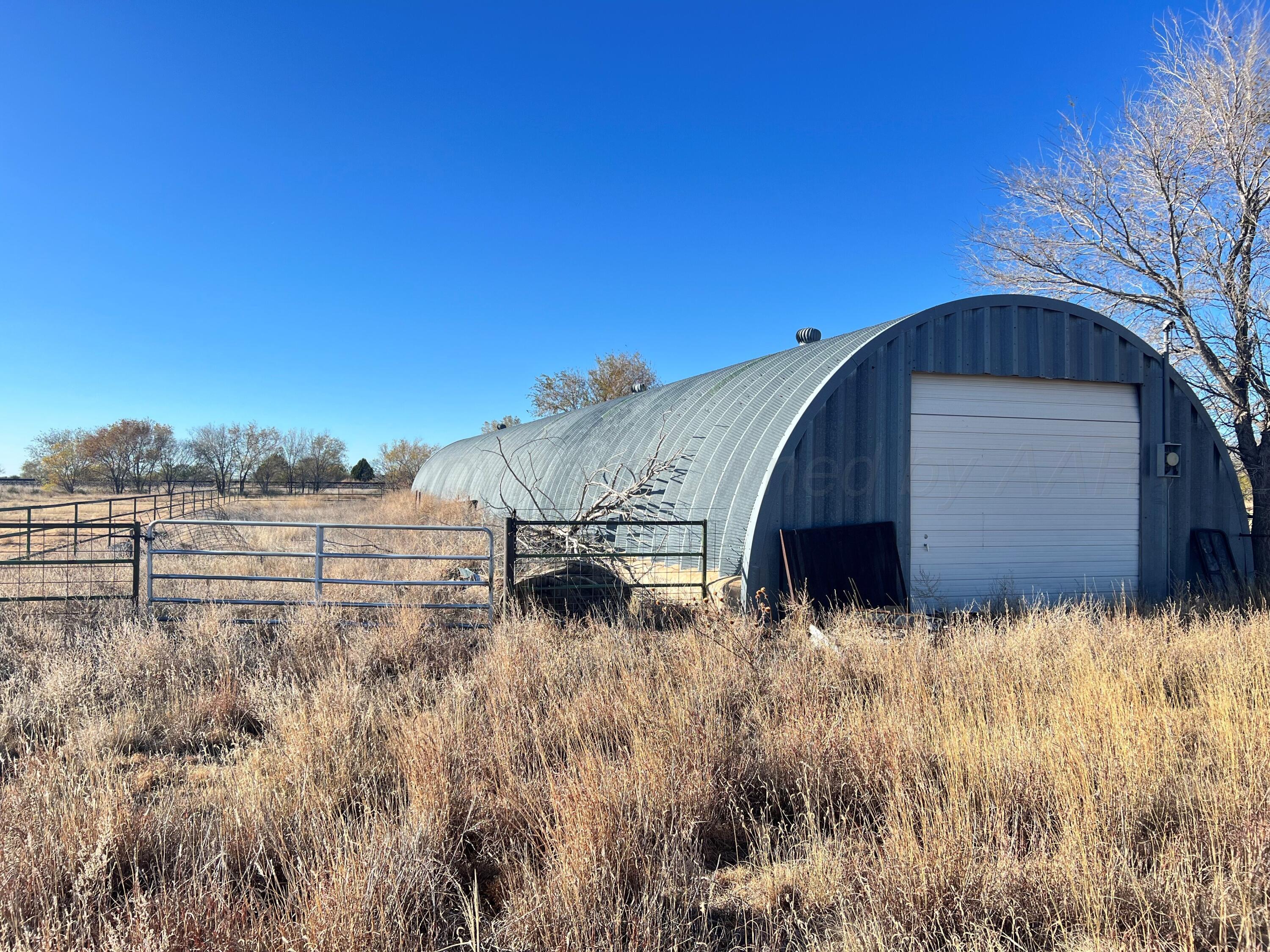 1206 Rock Island Avenue, Channing, Texas image 1