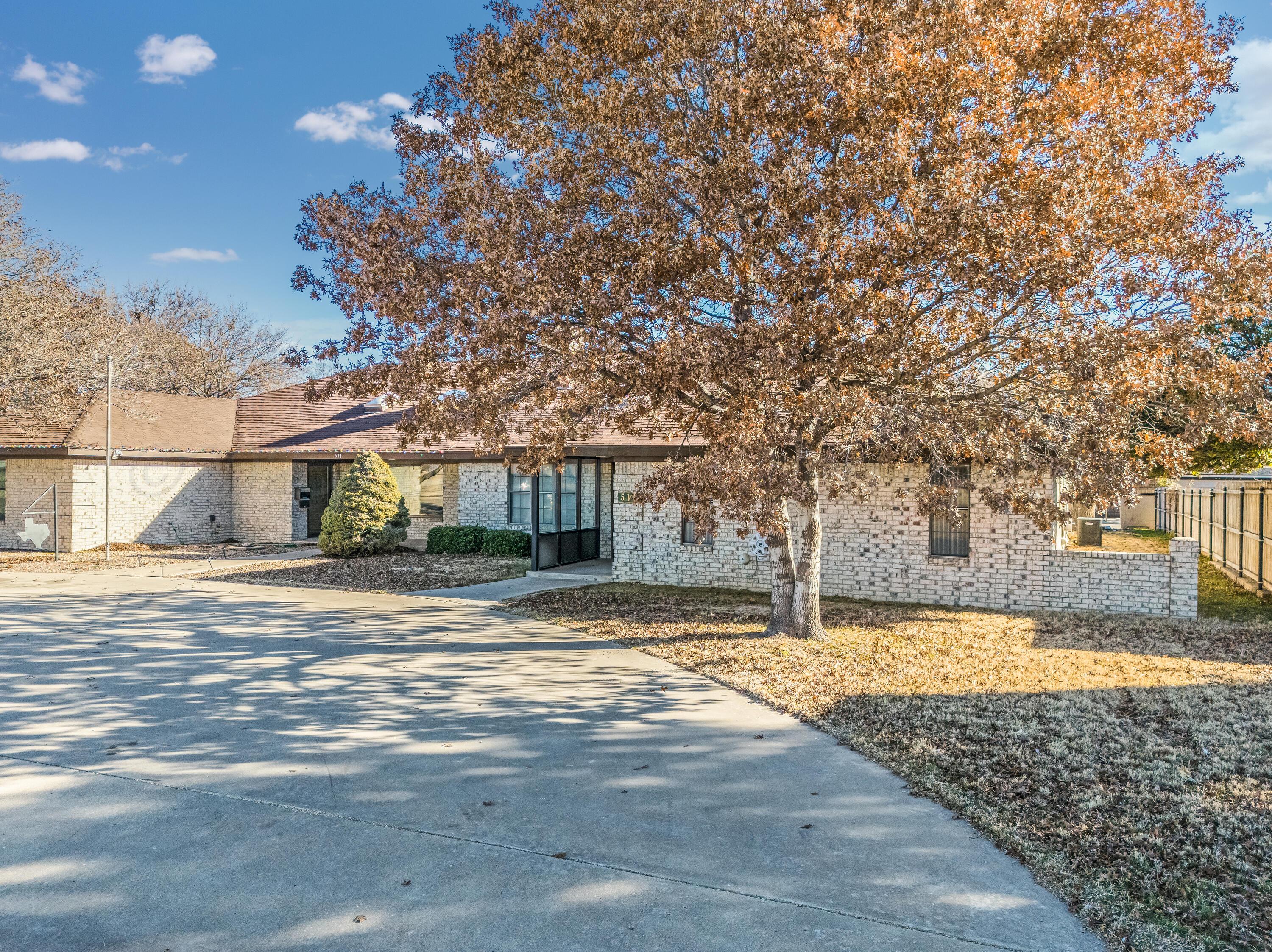 512 Carson Avenue, Dumas, Texas image 2