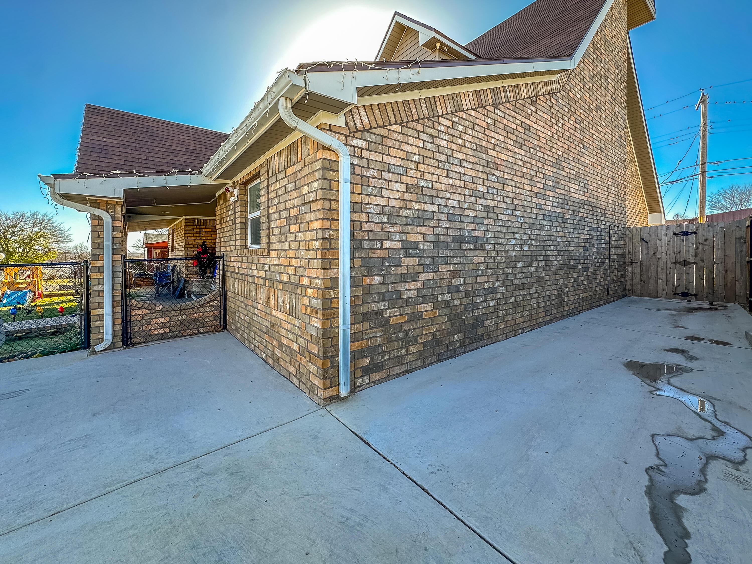 204 Garrett Street, Borger, Texas image 4