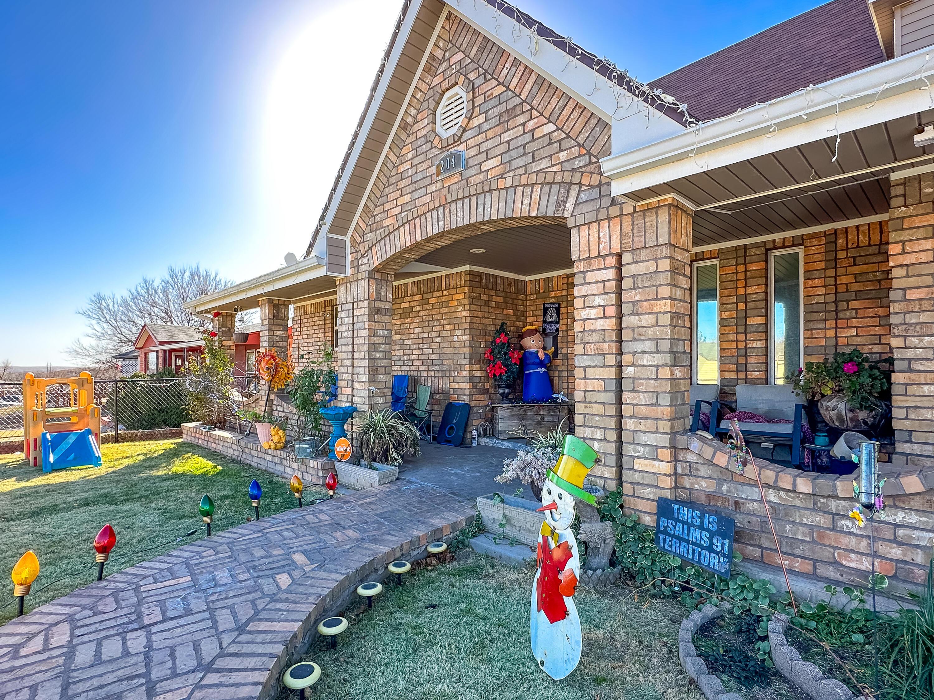 204 Garrett Street, Borger, Texas image 2