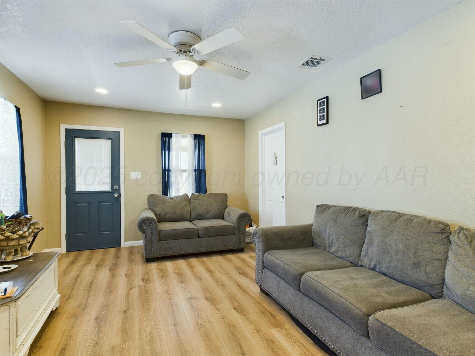 606 Binkley Ave, Dumas, Texas image 4