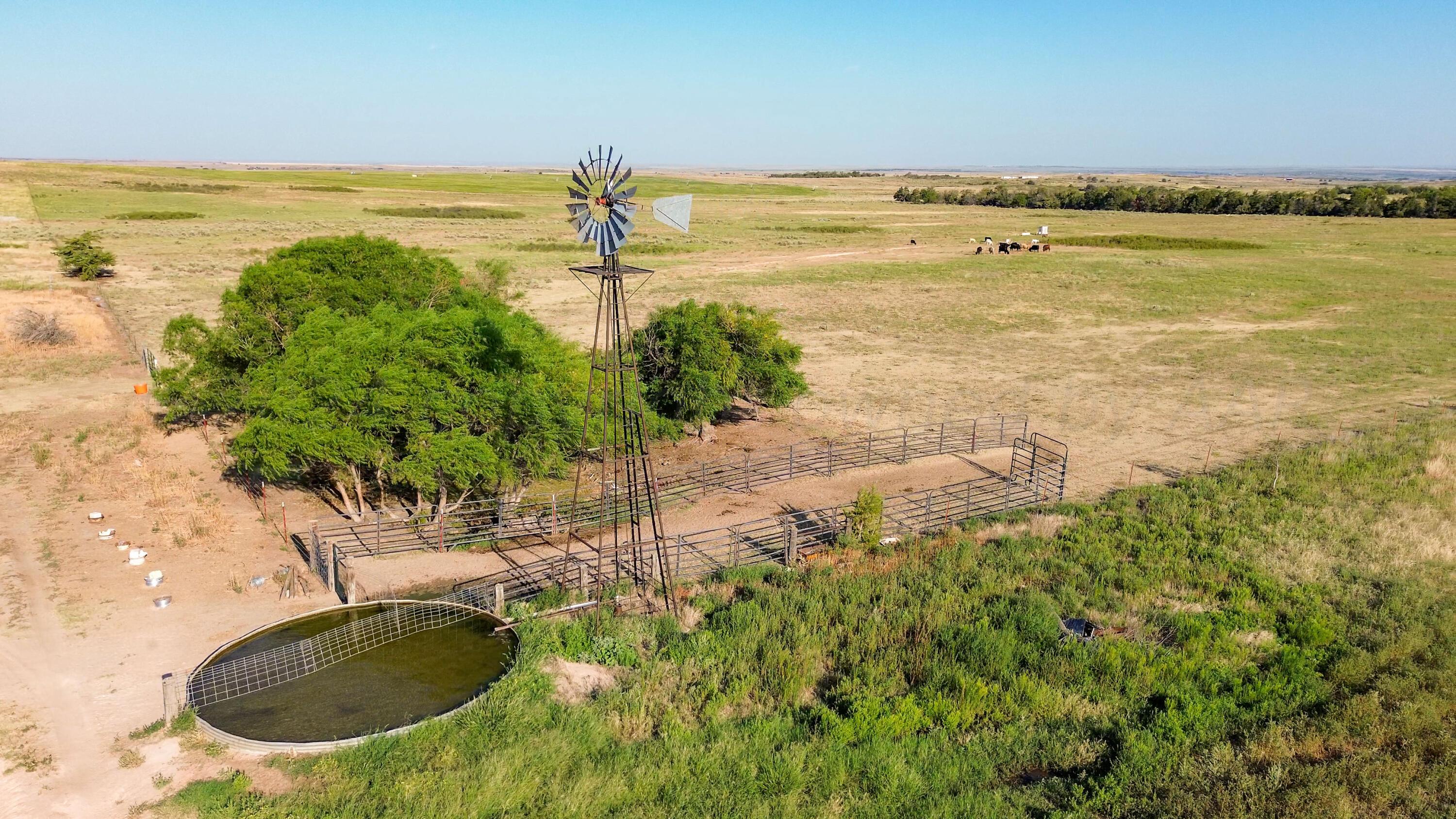 County Road 28, McLean, Texas image 11