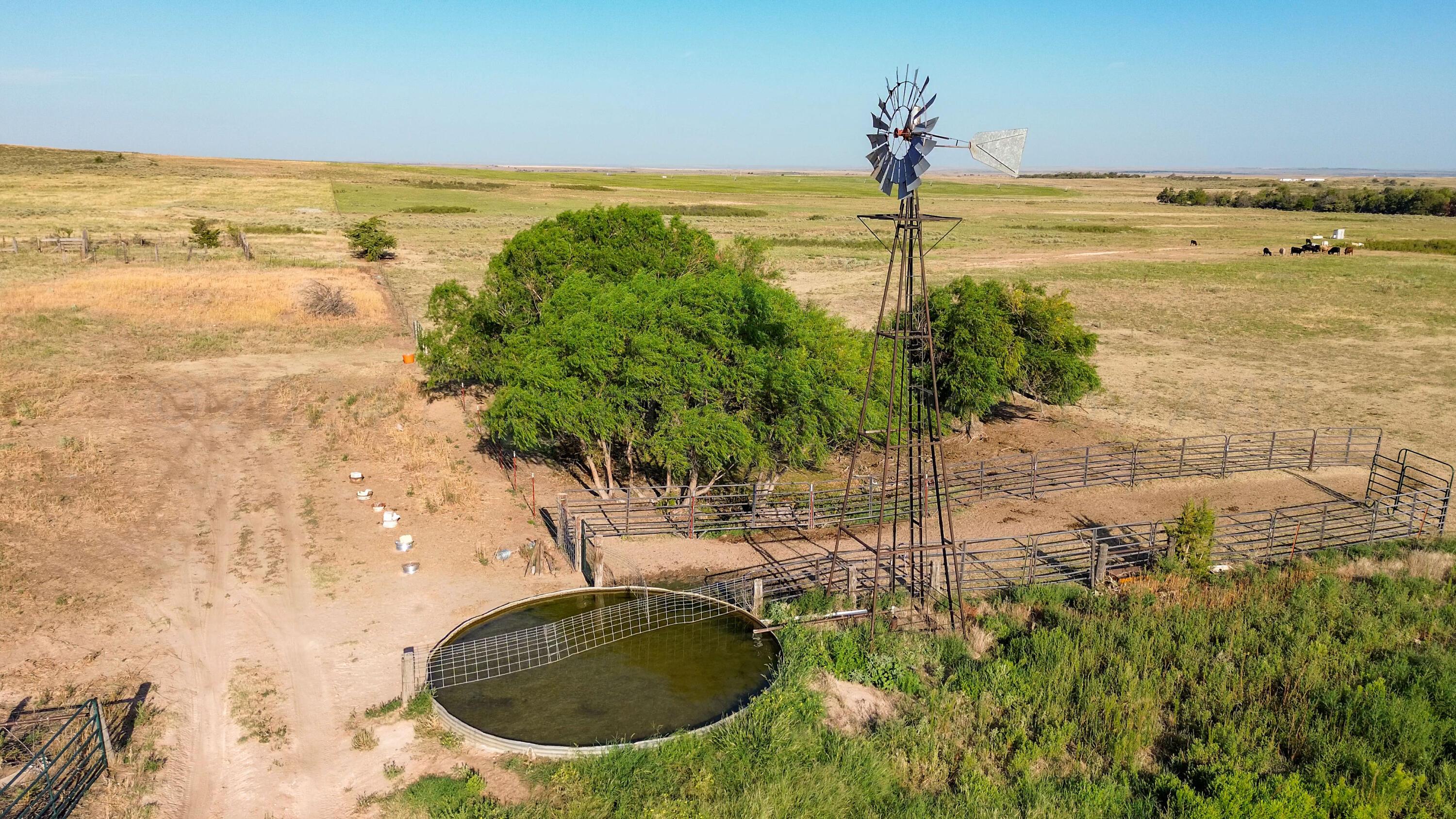 County Road 28, McLean, Texas image 9