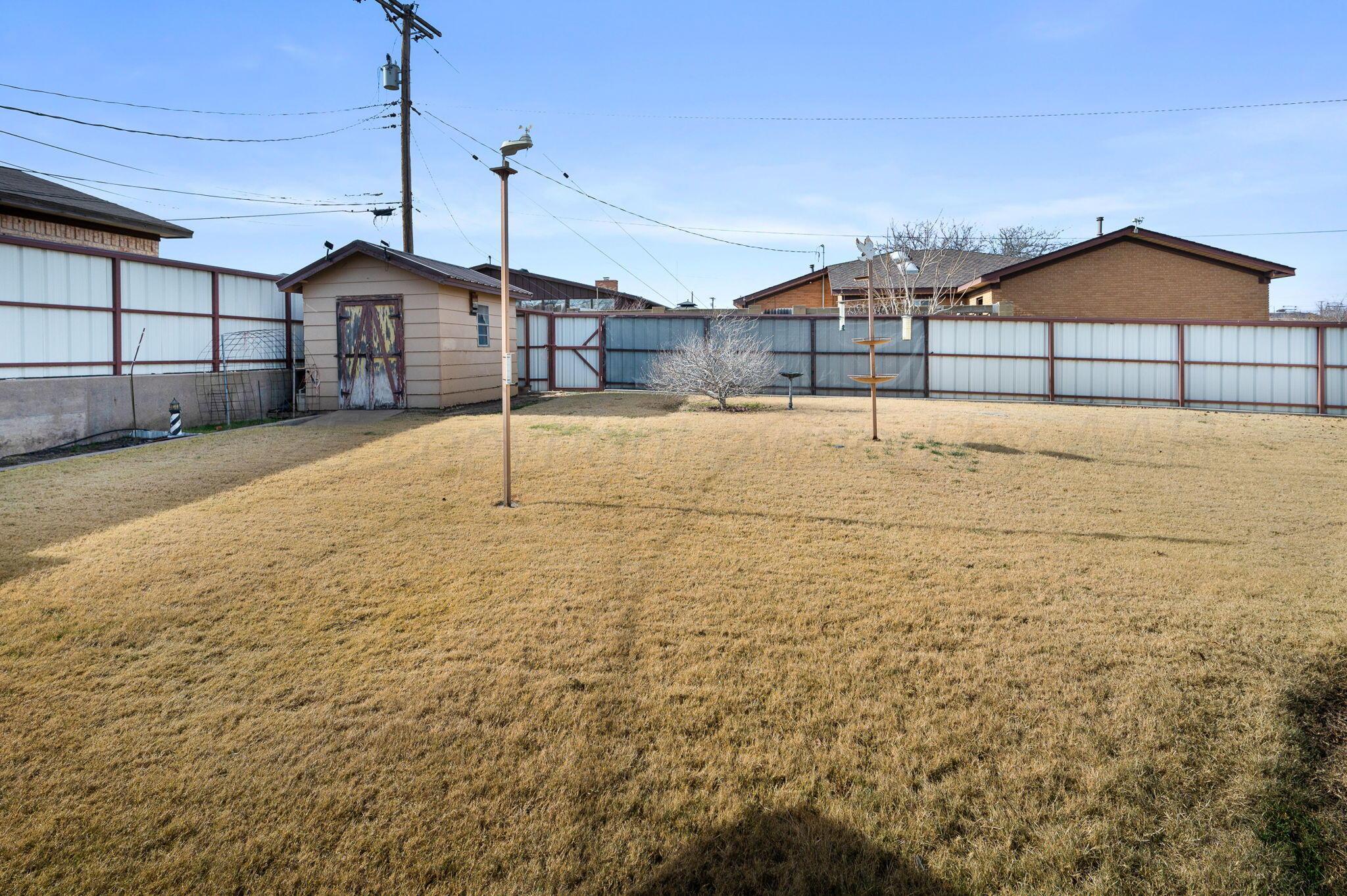 725 Montana Street, Borger, Texas image 22