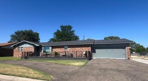 Homes For Sale - 312 S Dahlia Street<br/> Lipscomb County, Booker, TX 79005