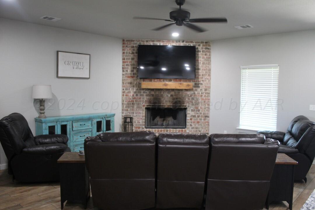 300 N 9th Street, Vega, Texas image 3