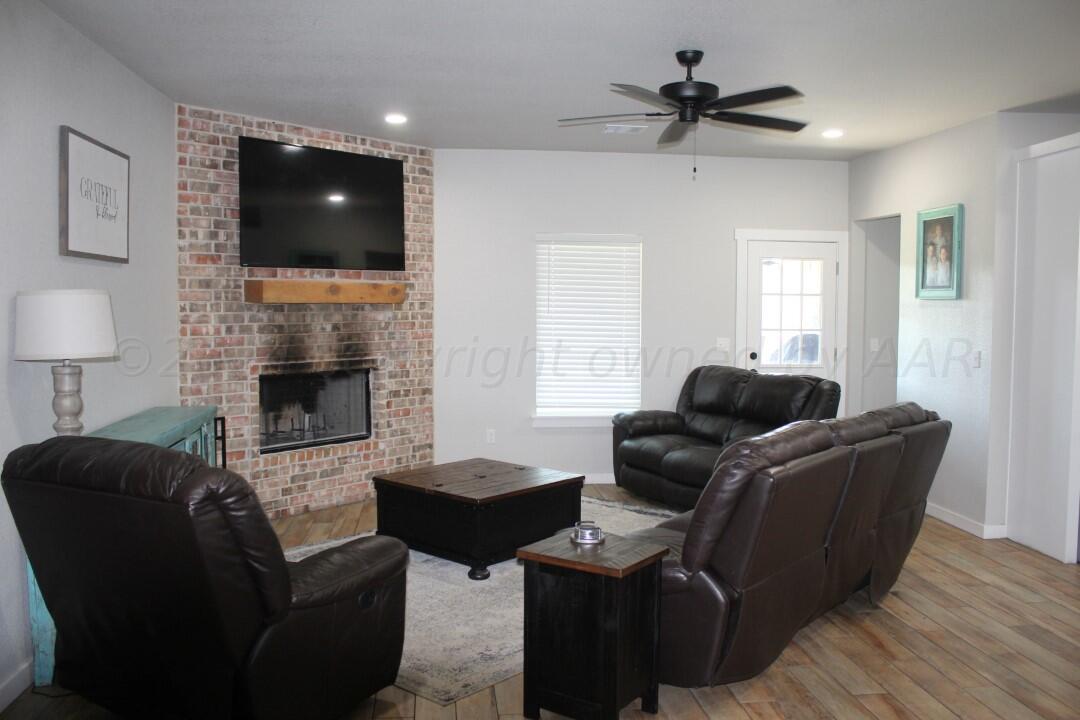 300 N 9th Street, Vega, Texas image 2