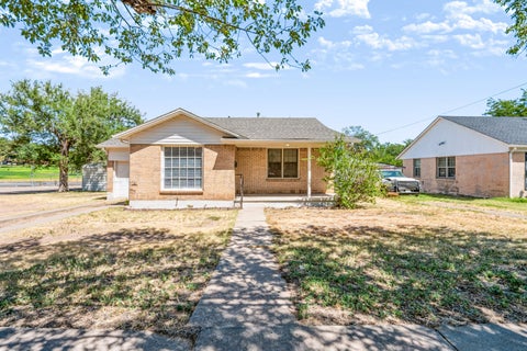 Homes For Sale - 4420 SW 9th Avenue<br/> Amarillo, TX 79106