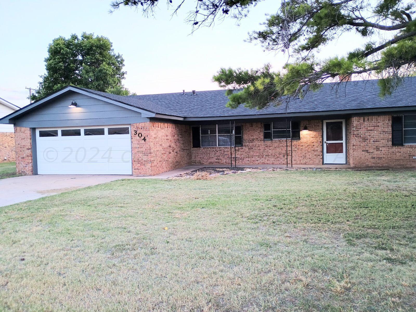 304 Romero Street, Fritch, Texas image 1