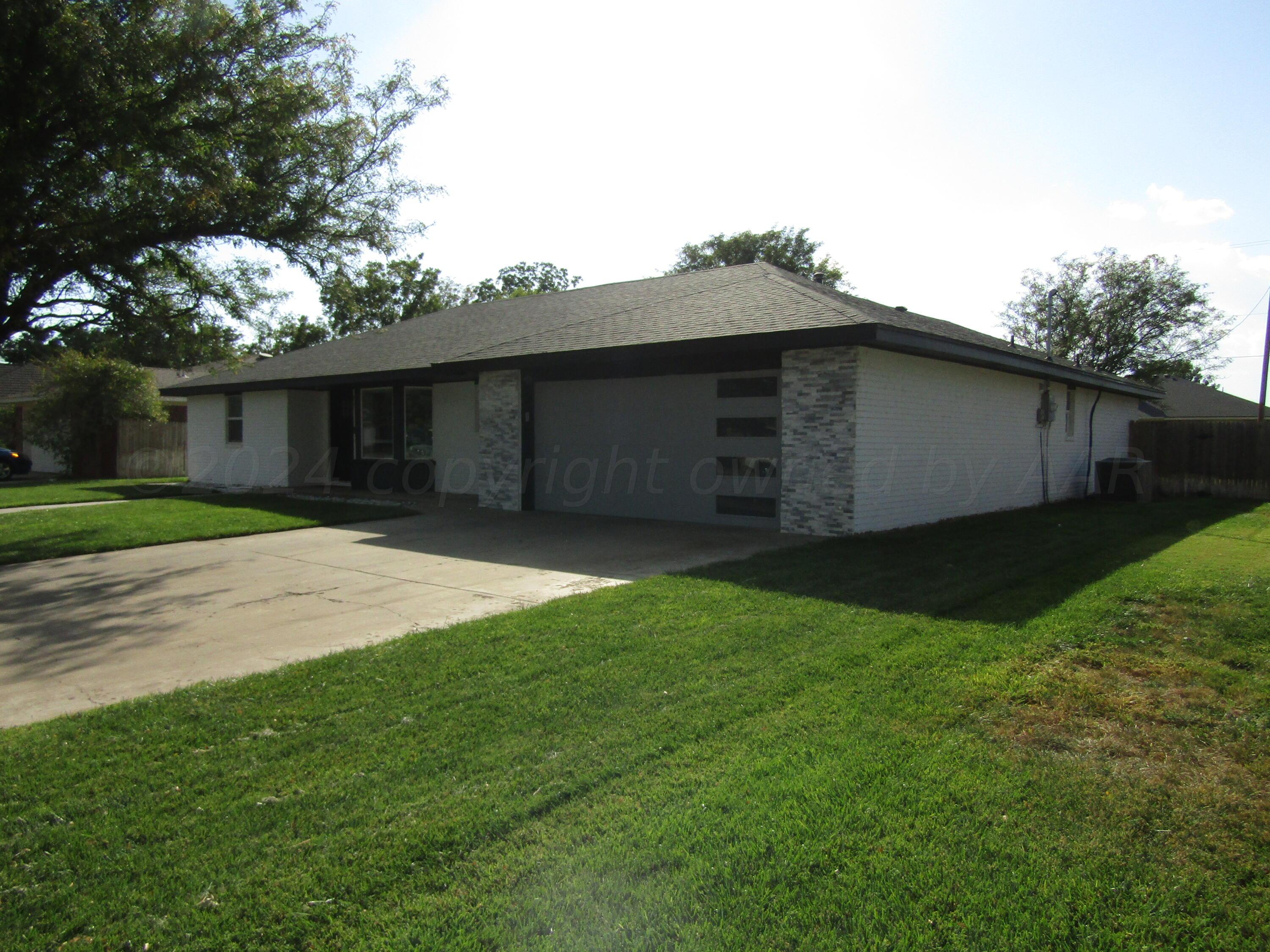 321 N Elm Street, Hereford, Texas image 3