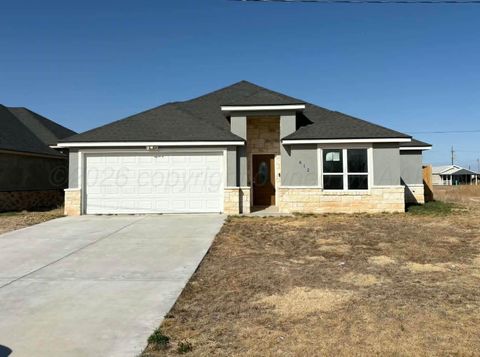 Homes For Sale - 612 Poplar Ave<br/> Moore County, Cactus, TX 79013