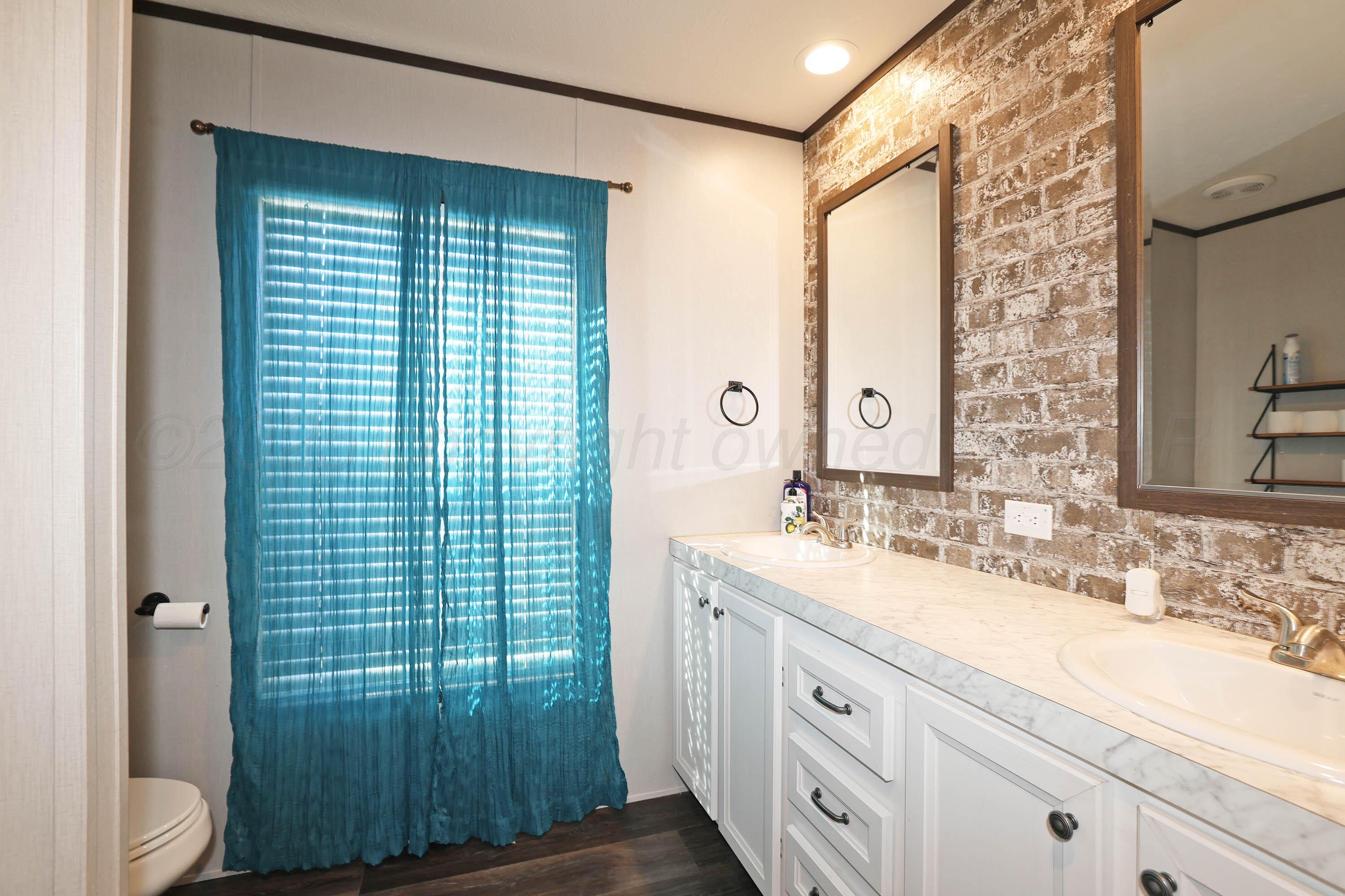 707 Trice Street, Claude, Texas image 22
