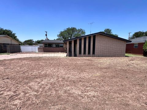 Homes For Sale - 123 Greenwood Street<br/> Hereford, TX 79045