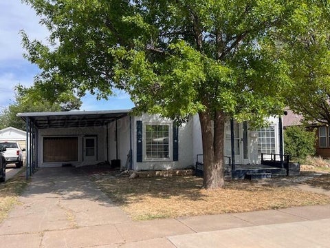 Homes For Sale - 709 S Amherst Street<br/> Perryton, TX 79070